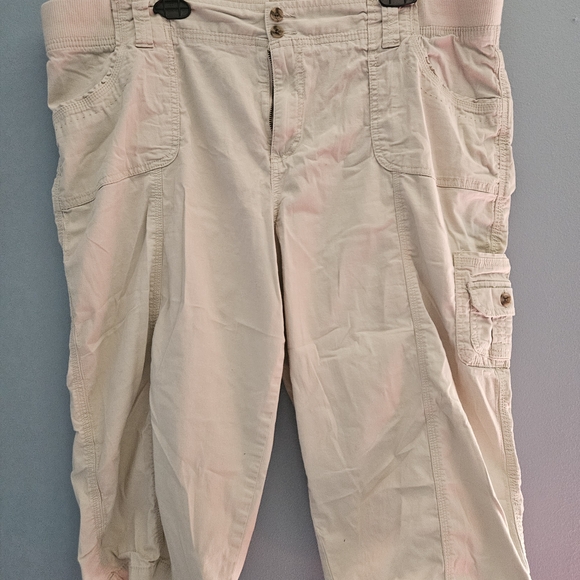 Sonoma Modern Fit Capri Cargo Shorts Beige Women Plus Size 20W Casual Stretch - Picture 1 of 7